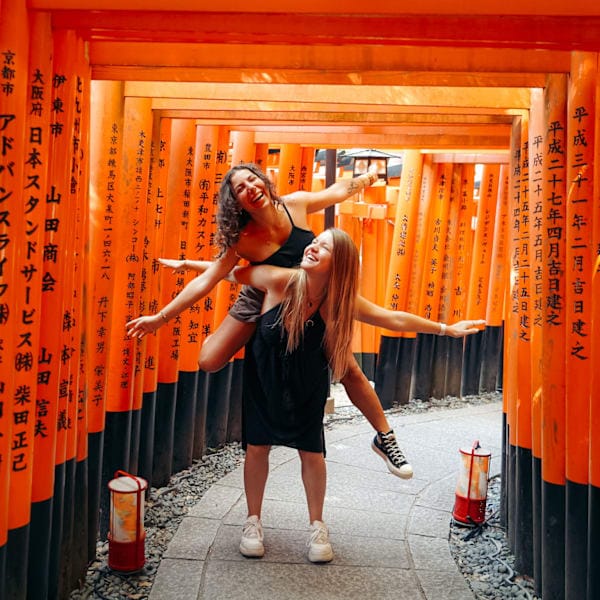 All around the world: tien landen, vier continenten