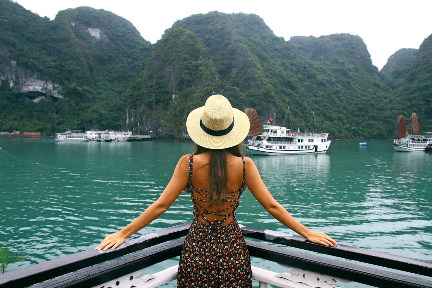 Dagtour naar Halong Bay thumbnail