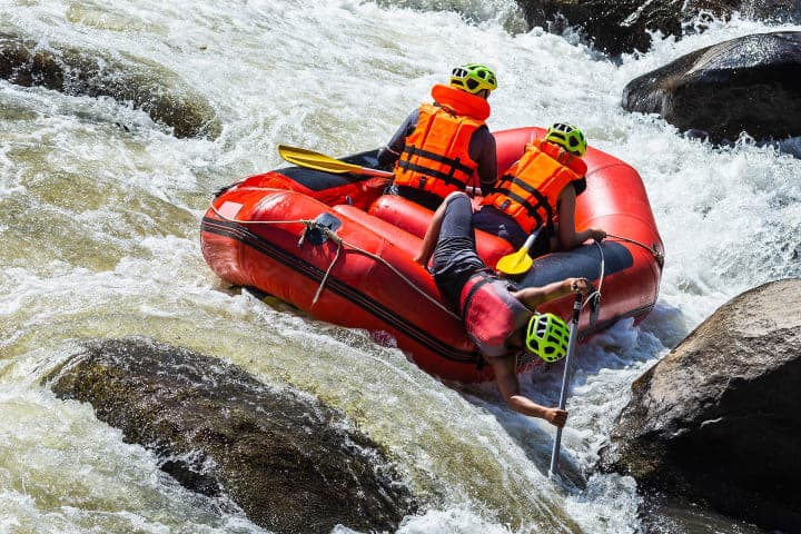 Wildwaterraften op de Mae Taeng-rivier thumbnail