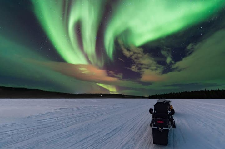 Per sneeuwscooter op noorderlichtjacht (1 persoon) thumbnail
